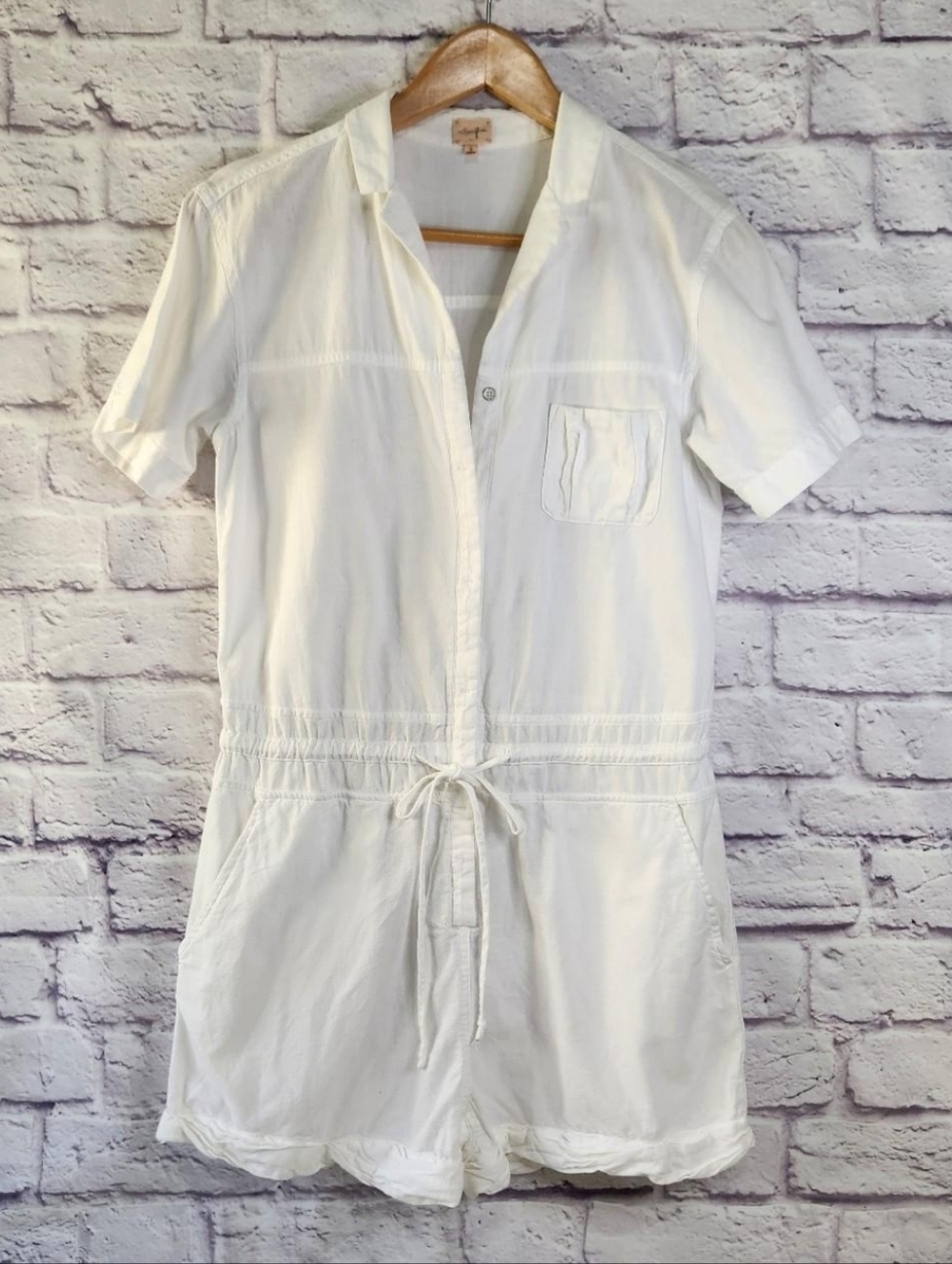 Aritzia Wilfred Free romper short sleeves button-up front light ivory Sz Small
